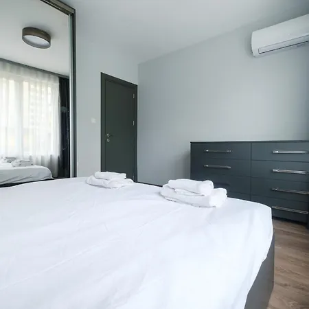 Quiet & Comfy 1br In The Heart Of With Private Balcony * Plowdiw