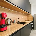 Quiet & Comfy 1br In The Heart Of With Private Balcony 普罗夫迪夫