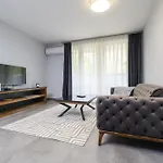 公寓 Quiet & Comfy 1br In The Heart Of With Private Balcony *
