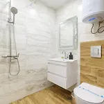 Quiet & Comfy 1br In The Heart Of With Private Balcony 公寓 *
