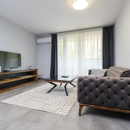 Appartement Quiet & Comfy 1br In The Heart Of With Private Balcony *